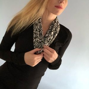 MARC JACOBS reversible circle neck scarf